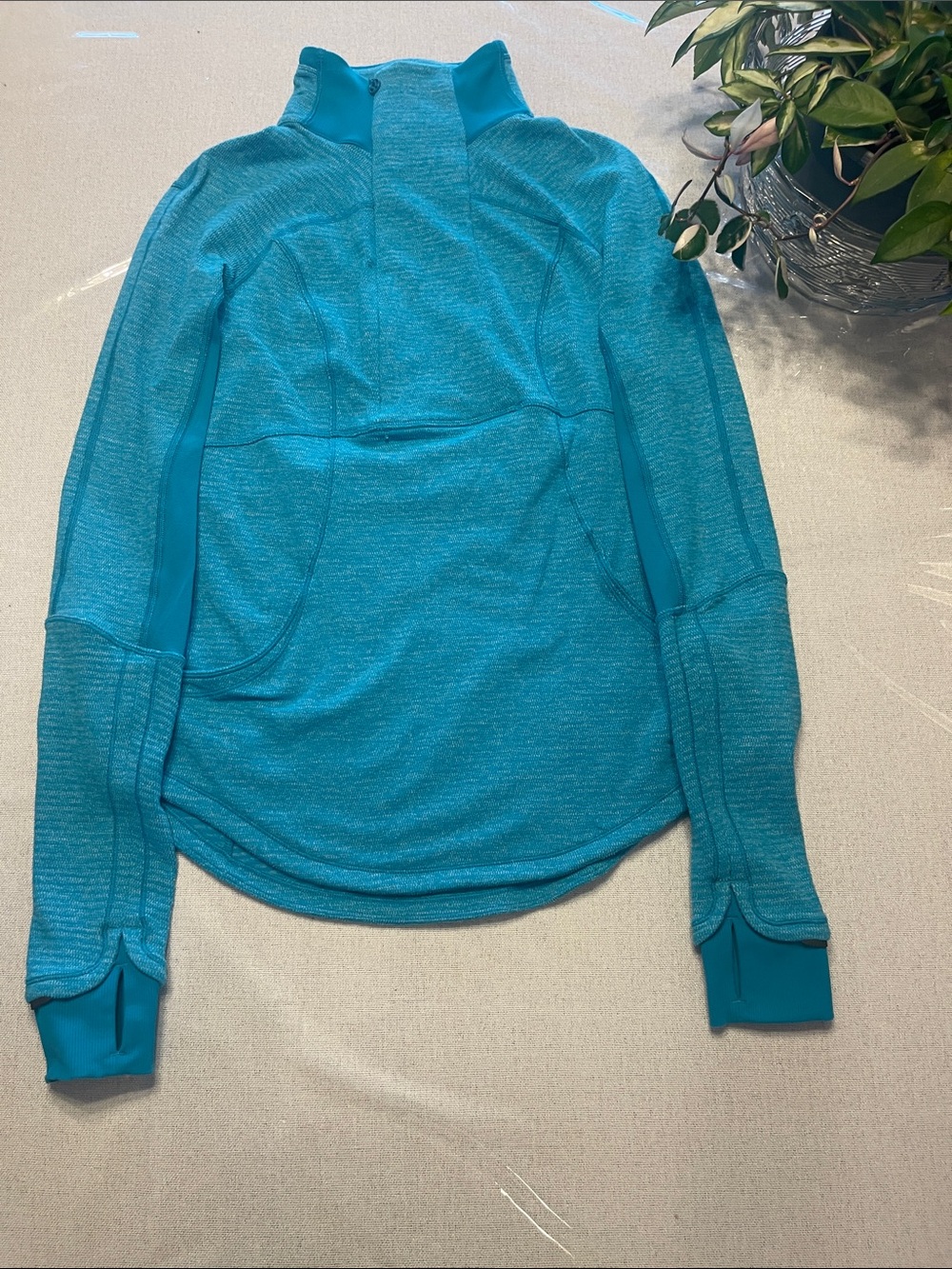 Lululemon cute quarter up zip .